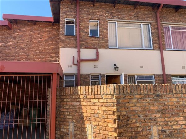 3 Bedroom Townhouse 3 Bedroom Townhouse