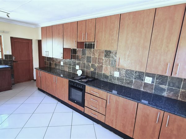 3 Bedroom Townhouse 3 Bedroom Townhouse