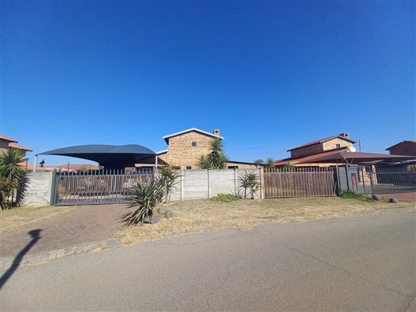 3 Bedroom House 3 Bedroom House