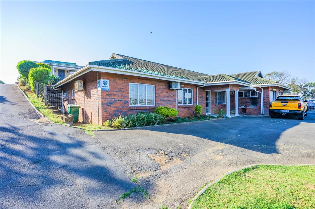 3 Bedroom Townhouse 3 Bedroom Townhouse