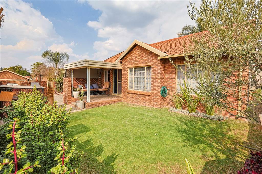 2 Bedroom Townhouse 2 Bedroom Townhouse