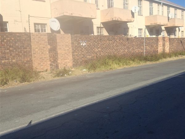 3 Bedroom Flat 3 Bedroom Flat