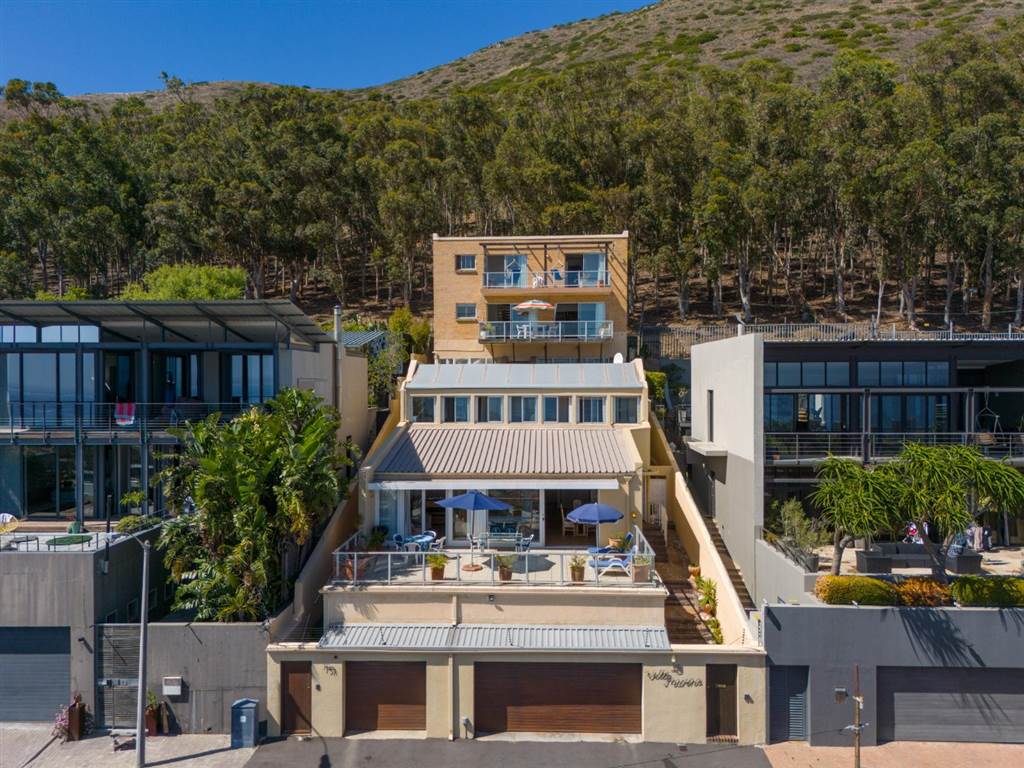 5 Bedroom House 5 Bedroom House