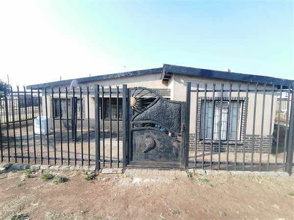3 Bedroom House 3 Bedroom House