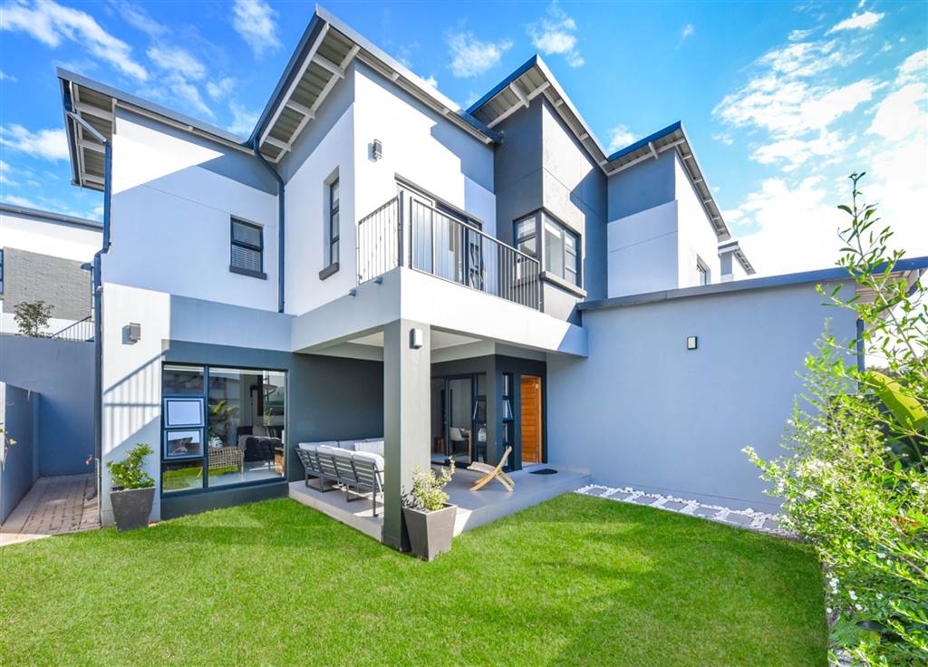 3 Bedroom Townhouse 3 Bedroom Townhouse