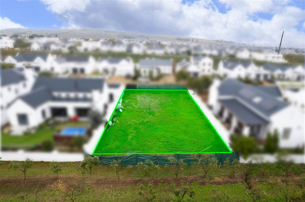 611 m² Land