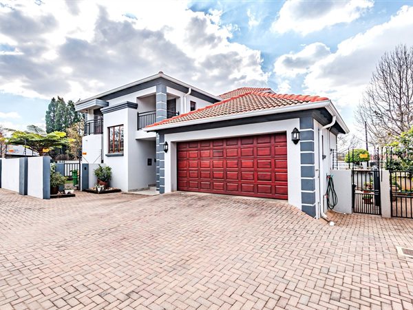 3 Bedroom House 3 Bedroom House