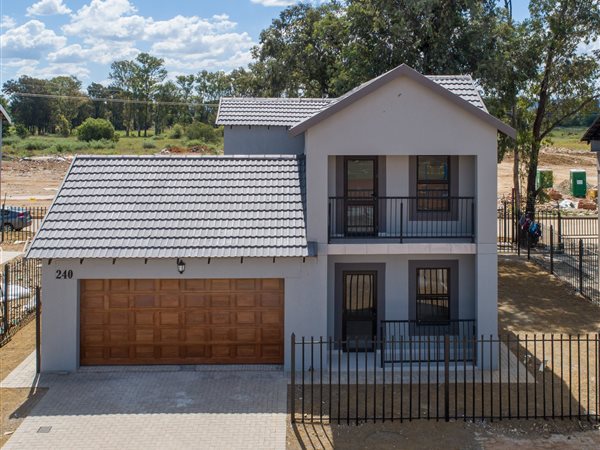 4 Bedroom Townhouse
