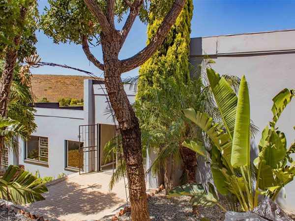 5 Bedroom House 5 Bedroom House