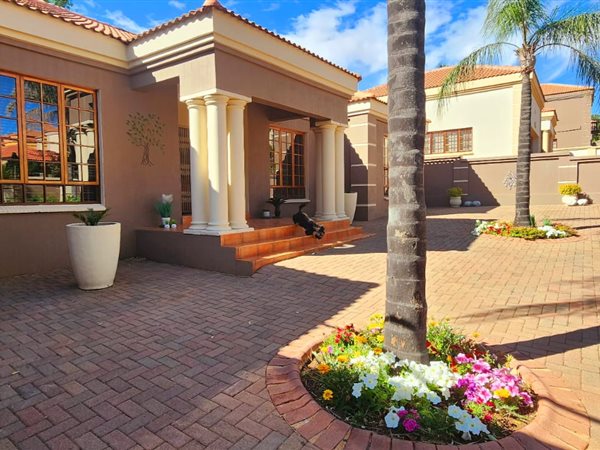 3 Bedroom House 3 Bedroom House