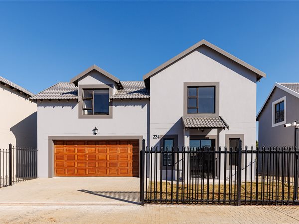 3 Bedroom Townhouse 3 Bedroom Townhouse