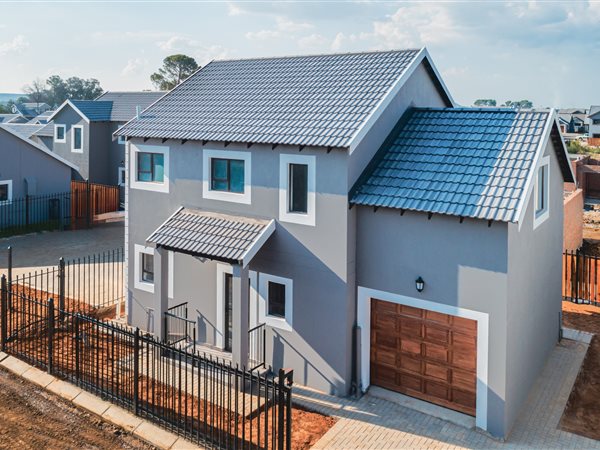 3 Bedroom Townhouse 3 Bedroom Townhouse