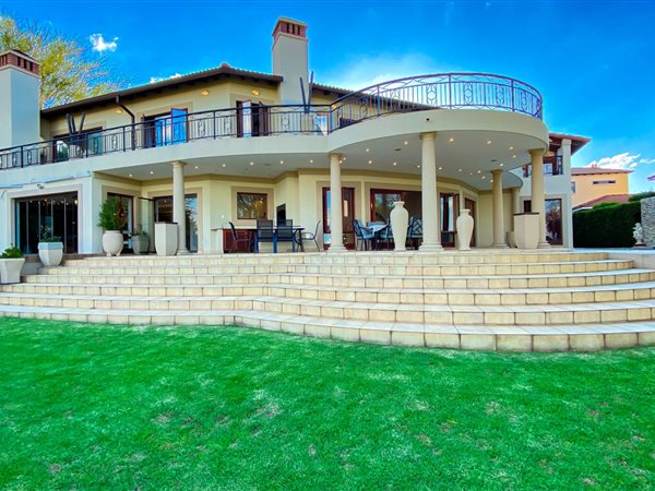 5 Bedroom House 5 Bedroom House